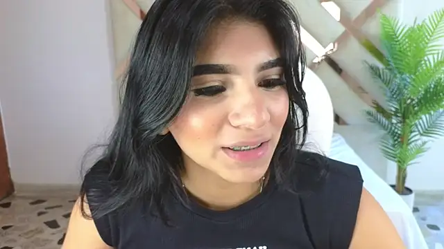 Snapshot of maiaa_ruiz chatting on 01/29/25, 01:28 maiaa ruiz online show from 01/29/25, 01:28