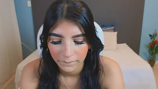 Snapshot of maiaa_ruiz chatting on 03/22/25, 01:41 maiaa ruiz online show from 03/22/25, 01:41