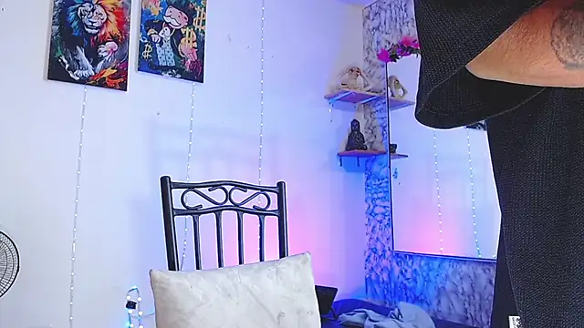 Liam lee online show from 10/23/25, 01:43