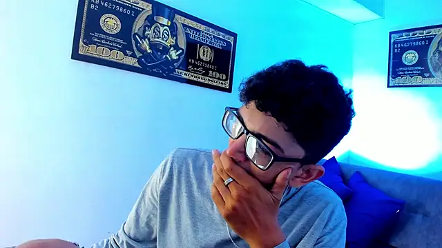 Snapshot of TylerWhite_ chatting on 01/08/25, 02:57 TylerWhite online show from 01/08/25, 02:57