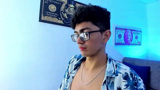 Snapshot of TylerWhite_ chatting on 01/11/25, 06:24 TylerWhite online show from 01/11/25, 06:24