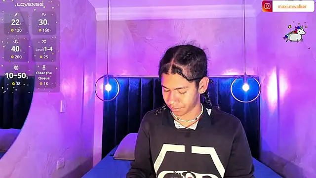 Maxim-Walker online show from 10/22/25, 03:18