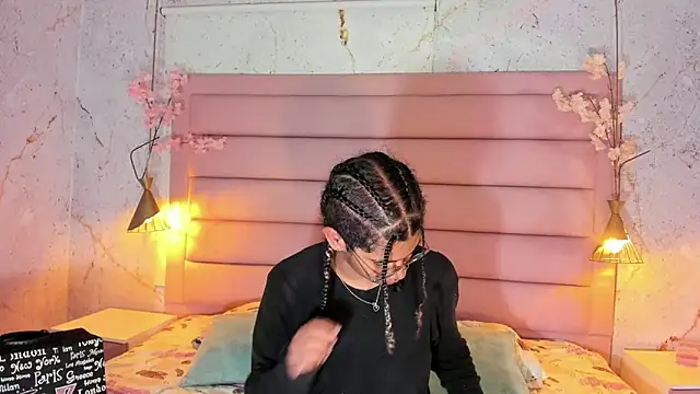 Maxim-Walker online show from 10/24/25, 03:03