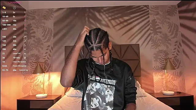 Maxim-Walker online show from 11/11/25, 03:06