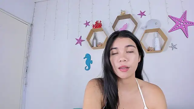 Snapshot of Emiily_Parkerr chatting on 12/07/24, 03:04 Emiily Parkerr online show from 12/07/24, 03:04