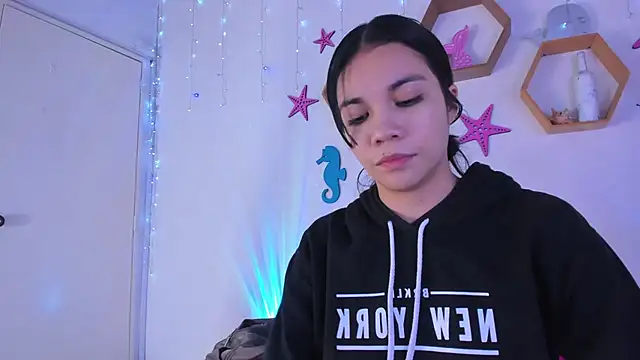 Emiily Parkerr online show from 10/11/25, 03:28