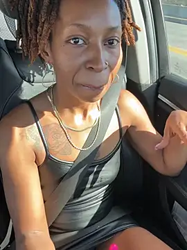 LeyaHoneybuns online show from 11/16/25, 04:01