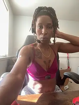 LeyaHoneybuns online show from 11/17/25, 05:19