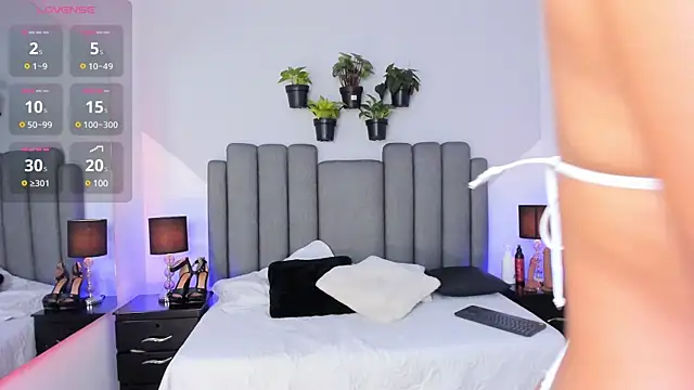 karol rivera  online show from 03/21/25, 07:55