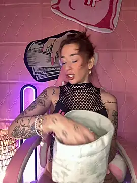 Chachou000 online show from 01/12/25, 07:21