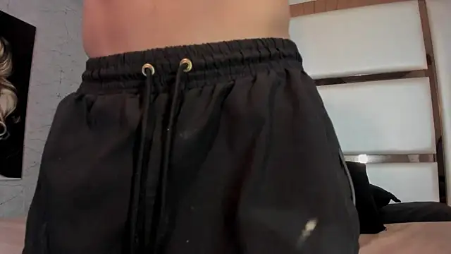 Snapshot of ALAN_SANTHOS chatting on 10/18/25, 04:37 ALAN SANTHOS online show from 10/18/25, 04:37