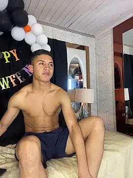 Snapshot of ALAN_SANTHOS chatting on 11/02/25, 05:43 ALAN SANTHOS online show from 11/02/25, 05:43