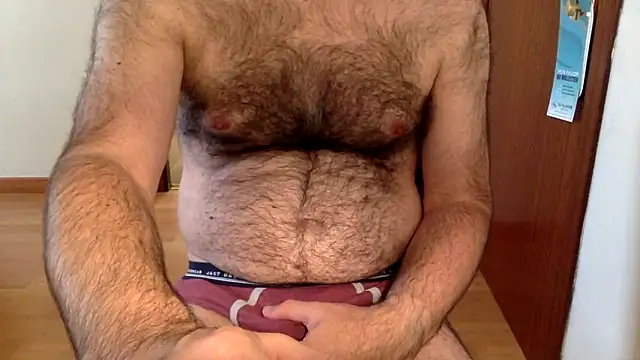 Snapshot of spanishairy chatting on 09/19/25, 04:29 spanishairy online show from 09/19/25, 04:29