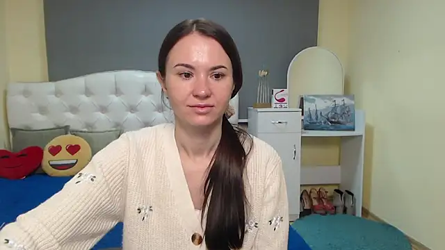 KaraCriegs online show from 11/11/25, 06:41