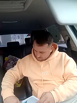 LucianM6 online show from 11/17/25, 09:48