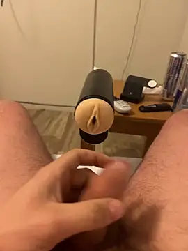 Snapshot of caliguy37 chatting on 02/21/25, 08:40 caliguy37 online show from 02/21/25, 08:40