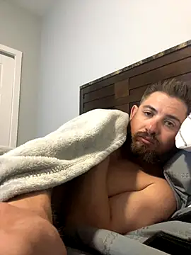 Snapshot of caliguy37 chatting on 09/13/25, 04:01 caliguy37 online show from 09/13/25, 04:01