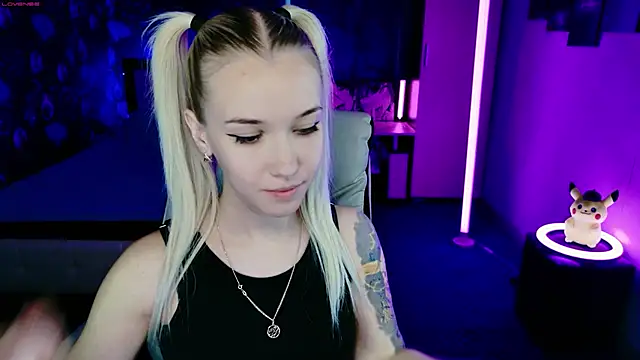 ShhhO O online show from 11/19/25, 10:48