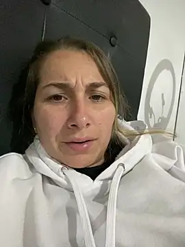 Iris love18 online show from 02/16/25, 02:31