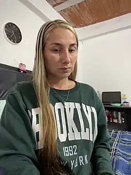 Iris love18 online show from 03/12/25, 11:44