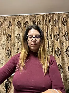 Snapshot of NadiraNoor chatting on 10/07/25, 08:28 NadiraNoor online show from 10/07/25, 08:28