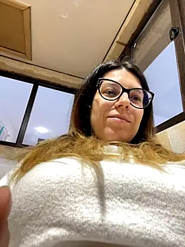 Snapshot of NadiraNoor chatting on 10/16/25, 03:46 NadiraNoor online show from 10/16/25, 03:46