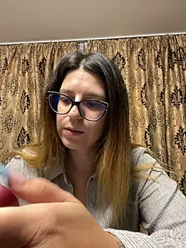 Snapshot of NadiraNoor chatting on 10/17/25, 09:39 NadiraNoor online show from 10/17/25, 09:39