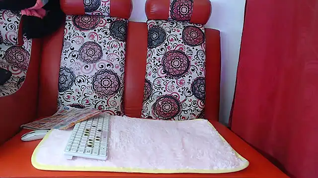 Snapshot of Chanel_87xxx chatting on 03/13/25, 02:55 Chanel 87xxx online show from 03/13/25, 02:55