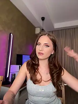 AvaGianna online show from 10/19/25, 08:48