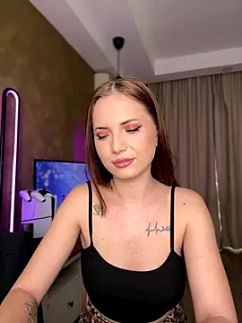 AvaGianna online show from 11/06/25, 10:16