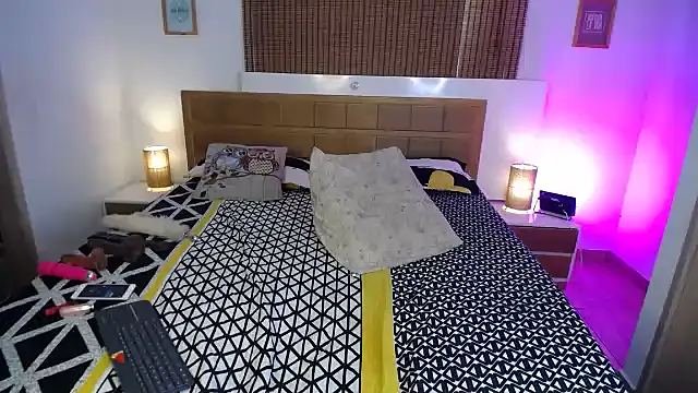 ShanonLe online show from 02/20/25, 09:53