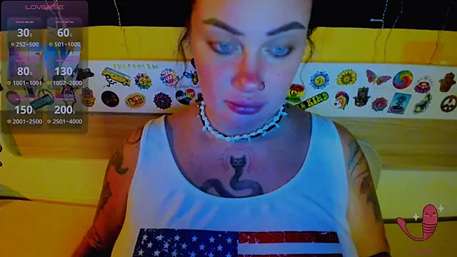 EllieOz online show from 10/17/25, 05:04