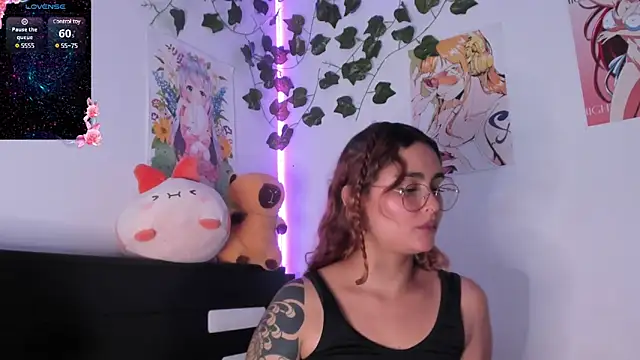 Snapshot of Violette-Ramirez01 chatting on 01/14/25, 09:41 Violette-Ramirez01 online show from 01/14/25, 09:41