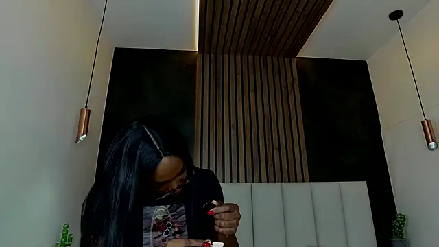 nahomi campbell online show from 02/05/25, 07:31