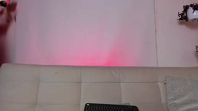 Snapshot of roselinedior chatting on 01/29/25, 02:00 roselinedior online show from 01/29/25, 02:00