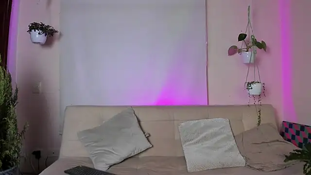 Snapshot of roselinedior chatting on 02/03/25, 03:49 roselinedior online show from 02/03/25, 03:49