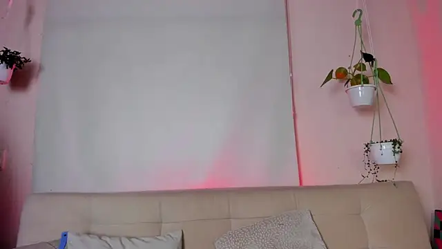Snapshot of roselinedior chatting on 02/04/25, 02:32 roselinedior online show from 02/04/25, 02:32