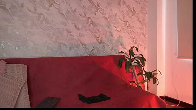 Snapshot of roselinedior chatting on 09/20/25, 02:51 roselinedior online show from 09/20/25, 02:51