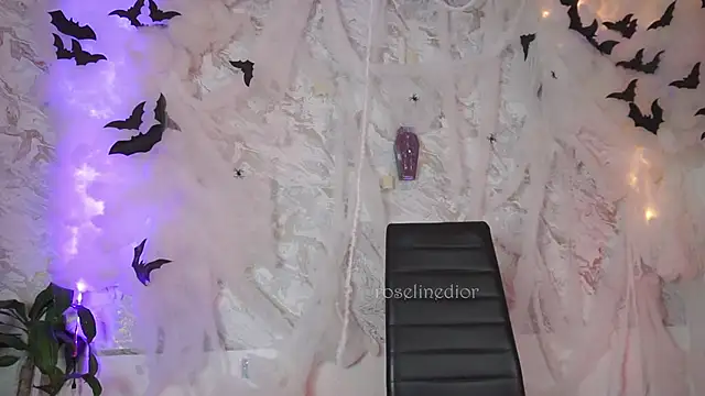 roselinedior online show from 10/15/25, 12:05