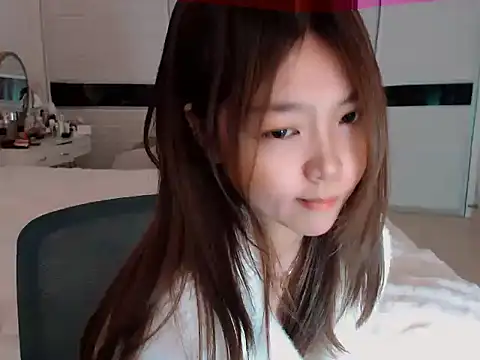 Snapshot of -Lucky_Girl chatting on 12/17/24, 03:17 -Lucky Girl online show from 12/17/24, 03:17