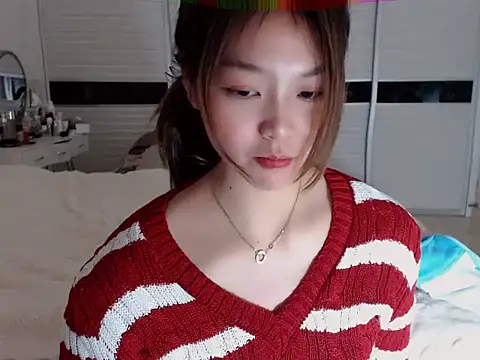 Snapshot of -Lucky_Girl chatting on 12/17/24, 03:28 -Lucky Girl online show from 12/17/24, 03:28