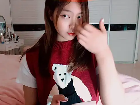Snapshot of -Lucky_Girl chatting on 12/20/24, 10:49 -Lucky Girl online show from 12/20/24, 10:49