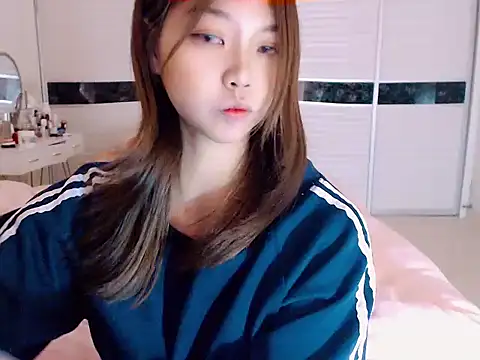 Snapshot of -Lucky_Girl chatting on 12/21/24, 05:03 -Lucky Girl online show from 12/21/24, 05:03