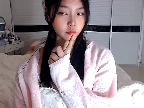Snapshot of -Lucky_Girl chatting on 12/27/24, 11:50 -Lucky Girl online show from 12/27/24, 11:50