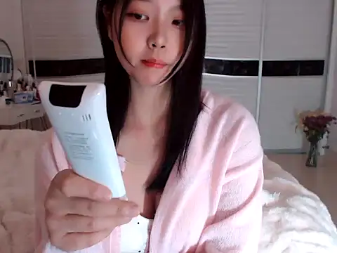 Snapshot of -Lucky_Girl chatting on 12/30/24, 06:20 -Lucky Girl online show from 12/30/24, 06:20