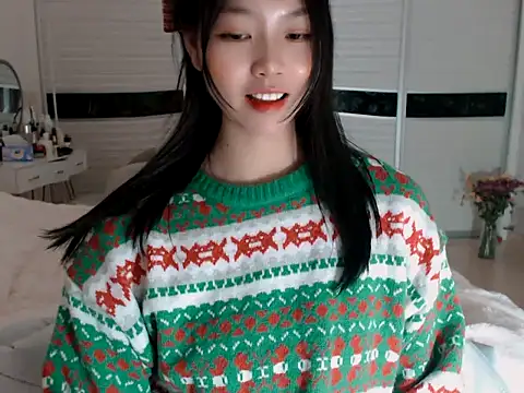 Snapshot of -Lucky_Girl chatting on 12/31/24, 02:25 -Lucky Girl online show from 12/31/24, 02:25