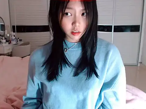Snapshot of -Lucky_Girl chatting on 01/07/25, 11:48 -Lucky Girl online show from 01/07/25, 11:48