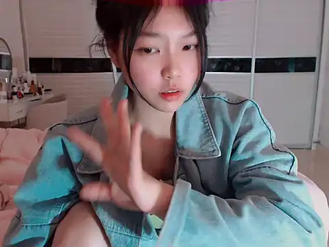Snapshot of -Lucky_Girl chatting on 01/09/25, 05:02 -Lucky Girl online show from 01/09/25, 05:02