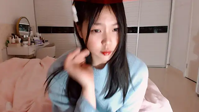 Snapshot of -Lucky_Girl chatting on 01/10/25, 02:23 -Lucky Girl online show from 01/10/25, 02:23