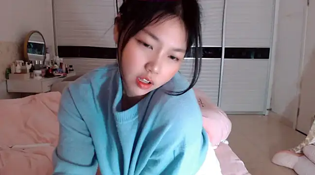 Snapshot of -Lucky_Girl chatting on 01/12/25, 02:14 -Lucky Girl online show from 01/12/25, 02:14
